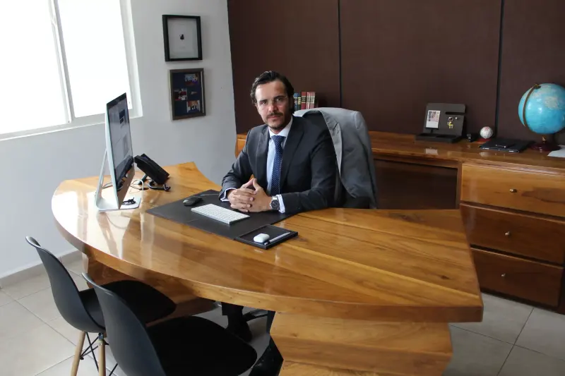 Retrato de Lic. Sebastian Safont Kury, socio fundador de NRS Abogados