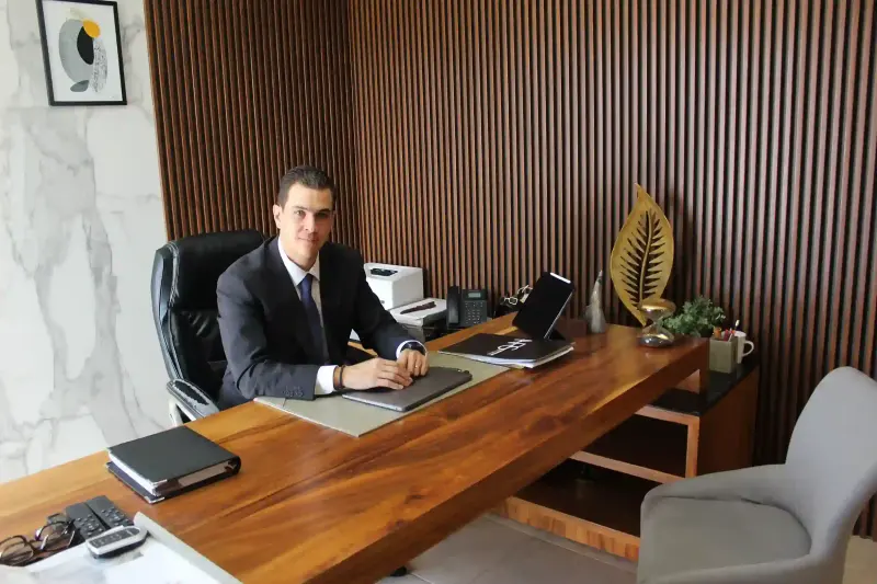 Retrato de Lic. Rodrigo Rasillo Muñoz, socio fundador de NRS Abogados